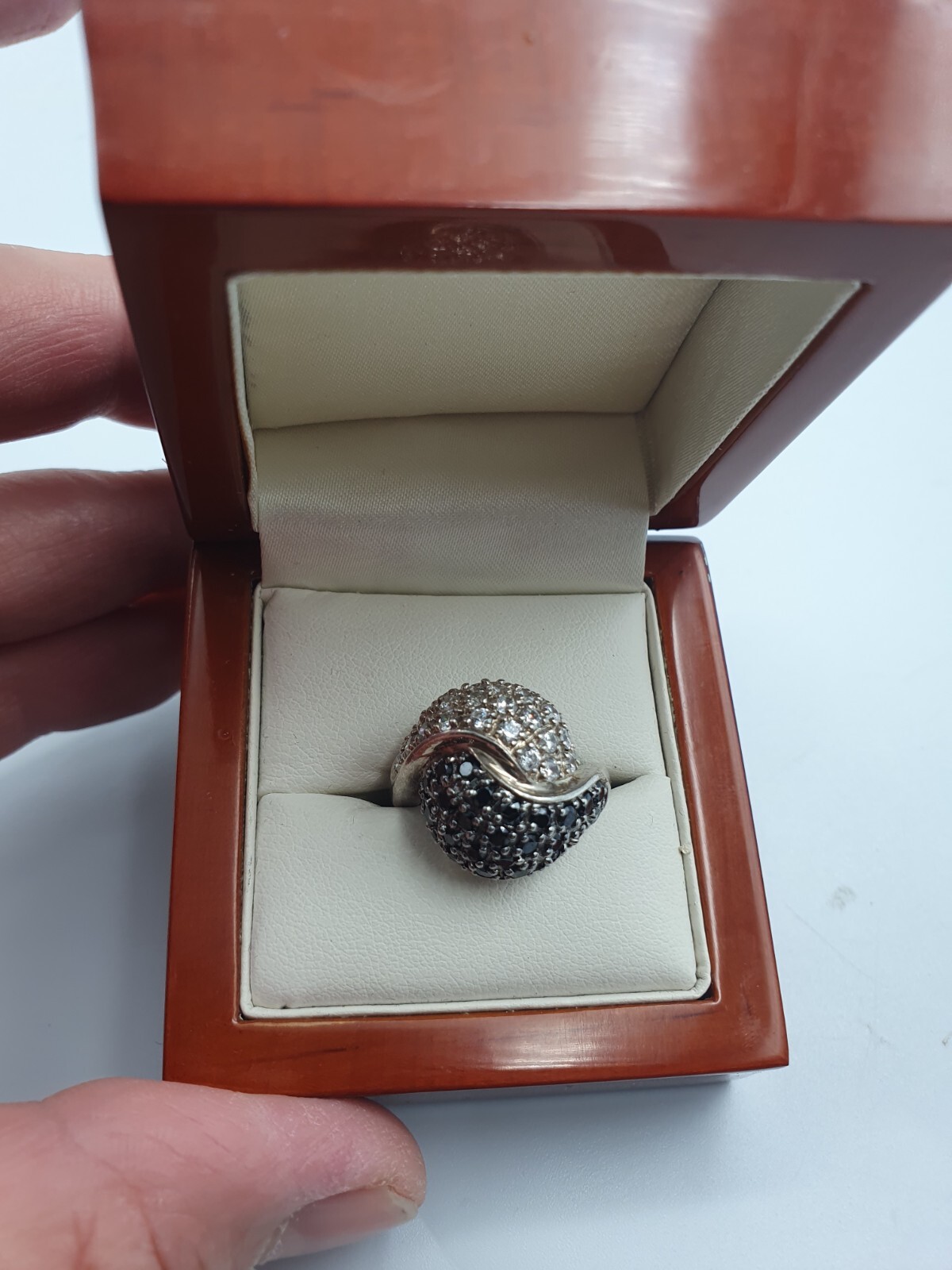 Solid Silver Clear & Black Stones Ring Size M - image 4