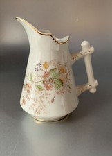 Alte Porzellan Milchkanne Stabhenkel; Dekoration; Inhalt 0.4L; ca 15cm hoch