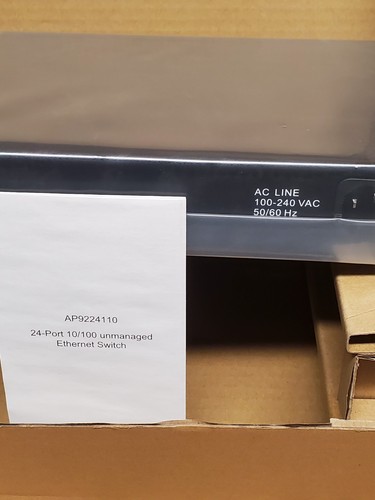 Schneider Electric AP9224110 APC 24 Port 10/100 Ethernet Switch - Bild 2 von 5