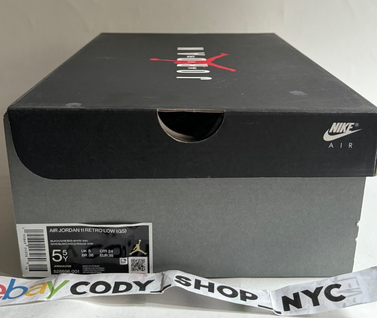 Nike Air Jordan 11 Retro Low GS 72-10 size 5.5Y Black *SHOE