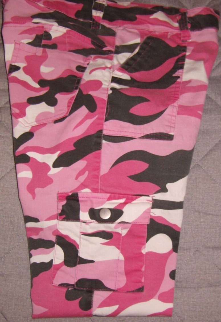 VIM Vixen: Women's Pnk/Blk/Wht Camouflage Cargo Pants with Side Leg Pockets sz13