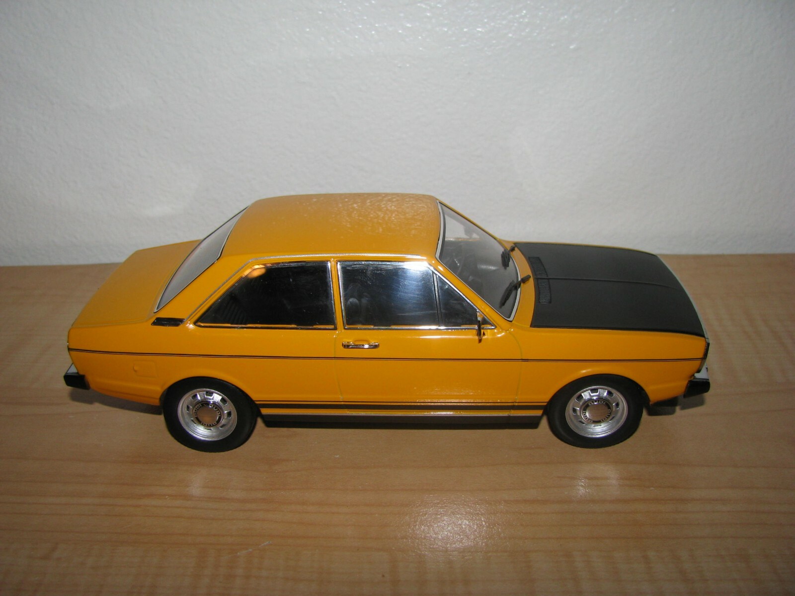 Audi 80 Gte 1972 Yellow Black 1:18 Model KK SCALE