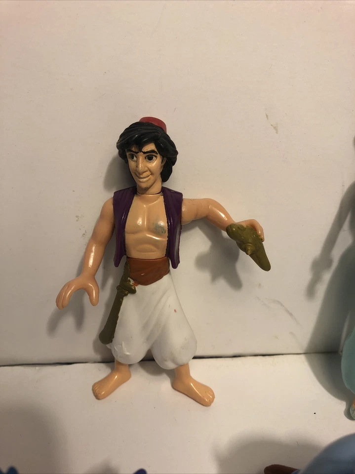Figuras de Aladino y Jazmín de Disney y juguetes para adornos de pasteles de Gennie Foto 4 de 4