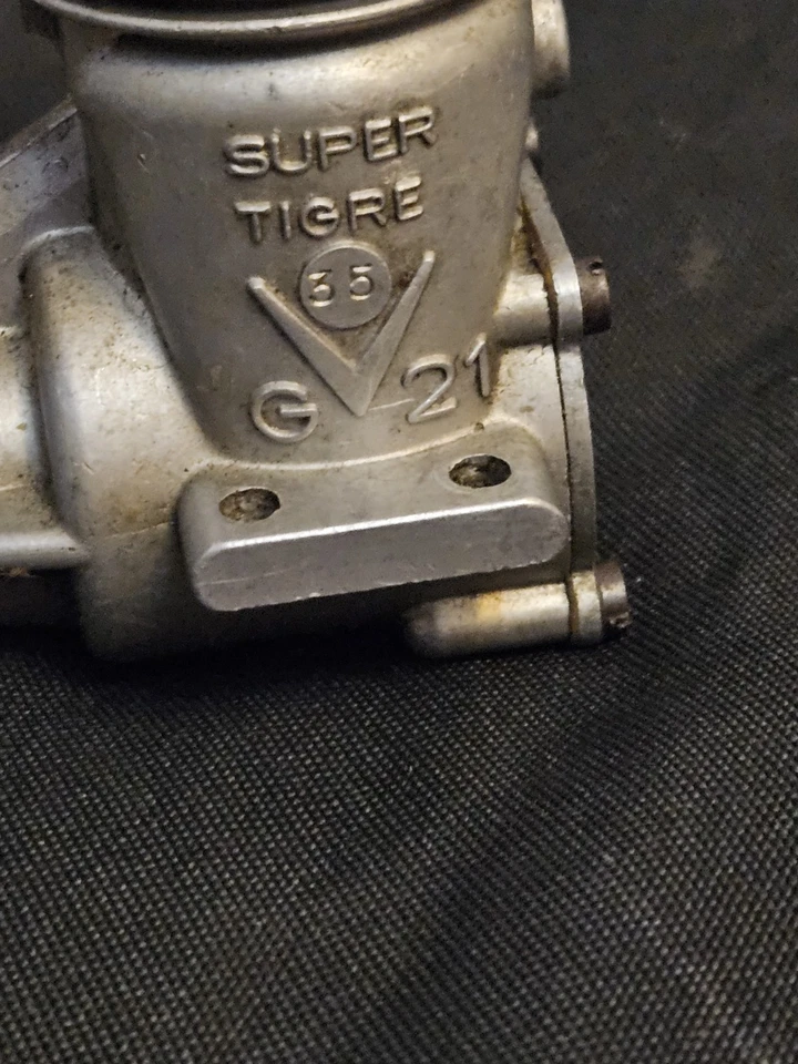 Motor Super Tigre G21 .35 Saturno - Gran compresión - RC/CL de colección con hélice Foto 3 de 4