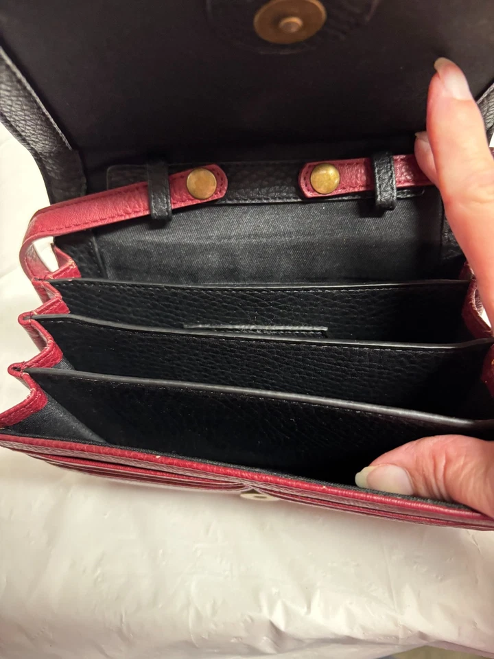 Bass Red Leather Purse Handbag Shoulder/Crossbody Multiple Compartments - Image 4 of 4
