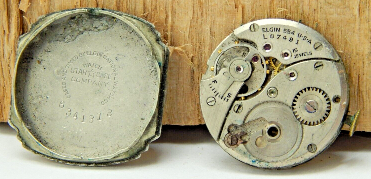 Vintage 1945 Elgin 554 15 jewel adjusted Model 7 8/0 Size wrist