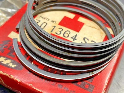 Honda DREAM C70 C71 KOLBENRING S3 / 0,75 / NOS