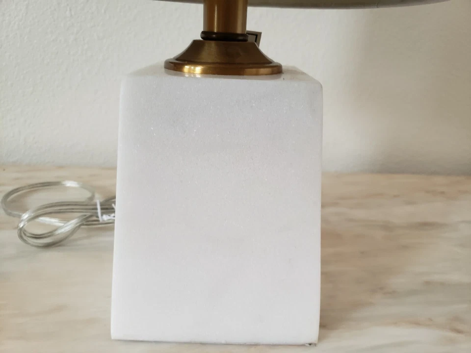 Trident Home - Lámpara de mesa MÁRMOL MACIZO - Precio de venta sugerido por el fabricante 189,99 USD Foto 2 de 4