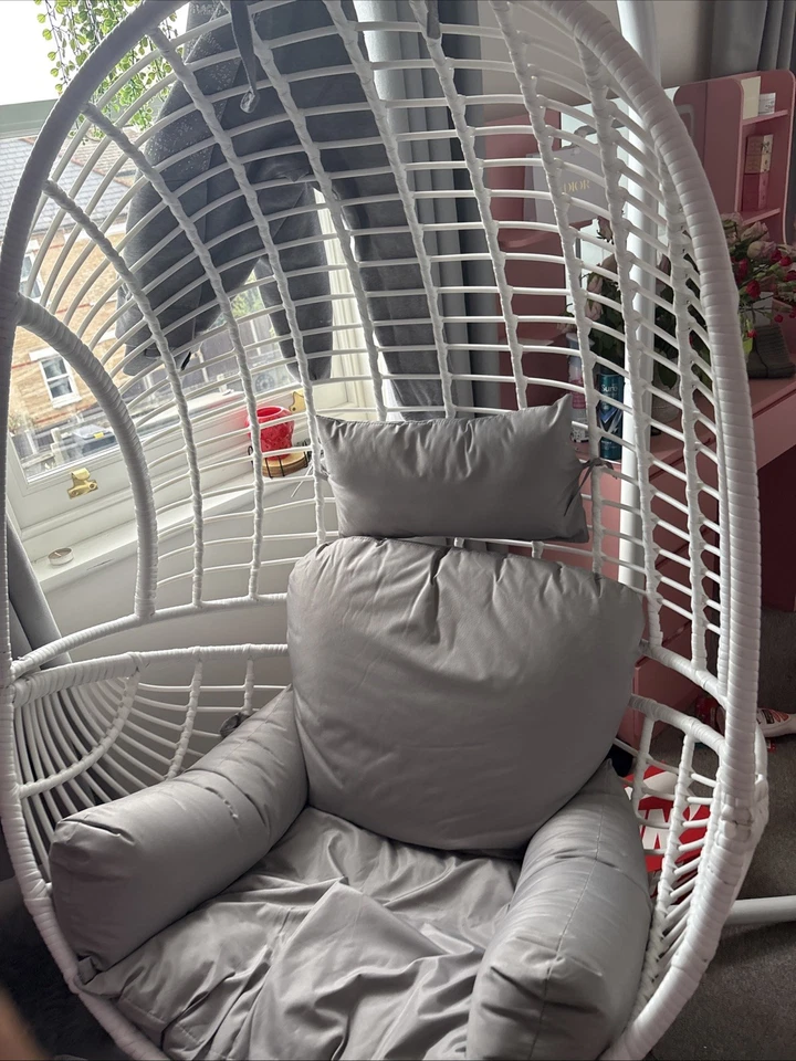 White Egg Chair with Hanging Cushions, Grey - Image 2 of 3