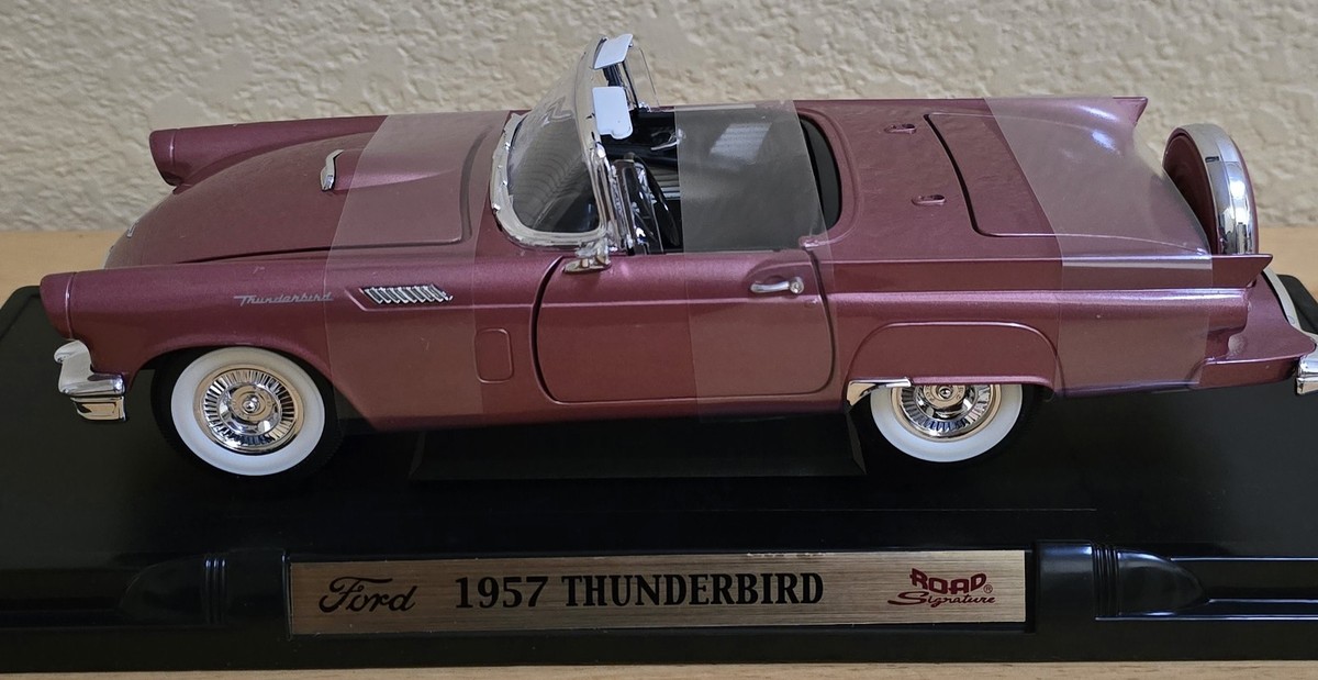 1957 Ford Thunderbird Convertible Leather Series 1:18 Road