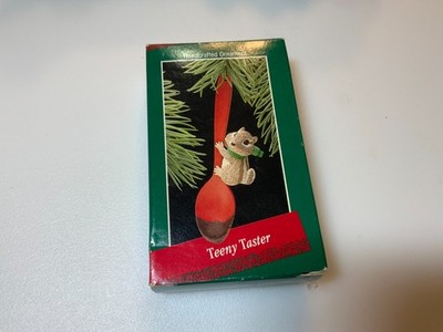 Hallmark Keepsake Ornament Teeny Taster Chipmunk Chocolate Spoon 1995