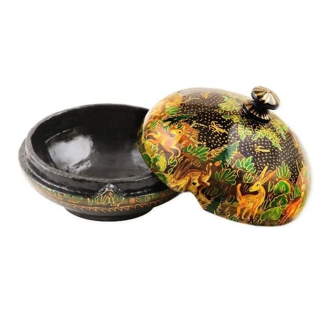 Caixa decorativa Novica feita à mão cena da selva em papel machê preto - Imagem 3 de 4