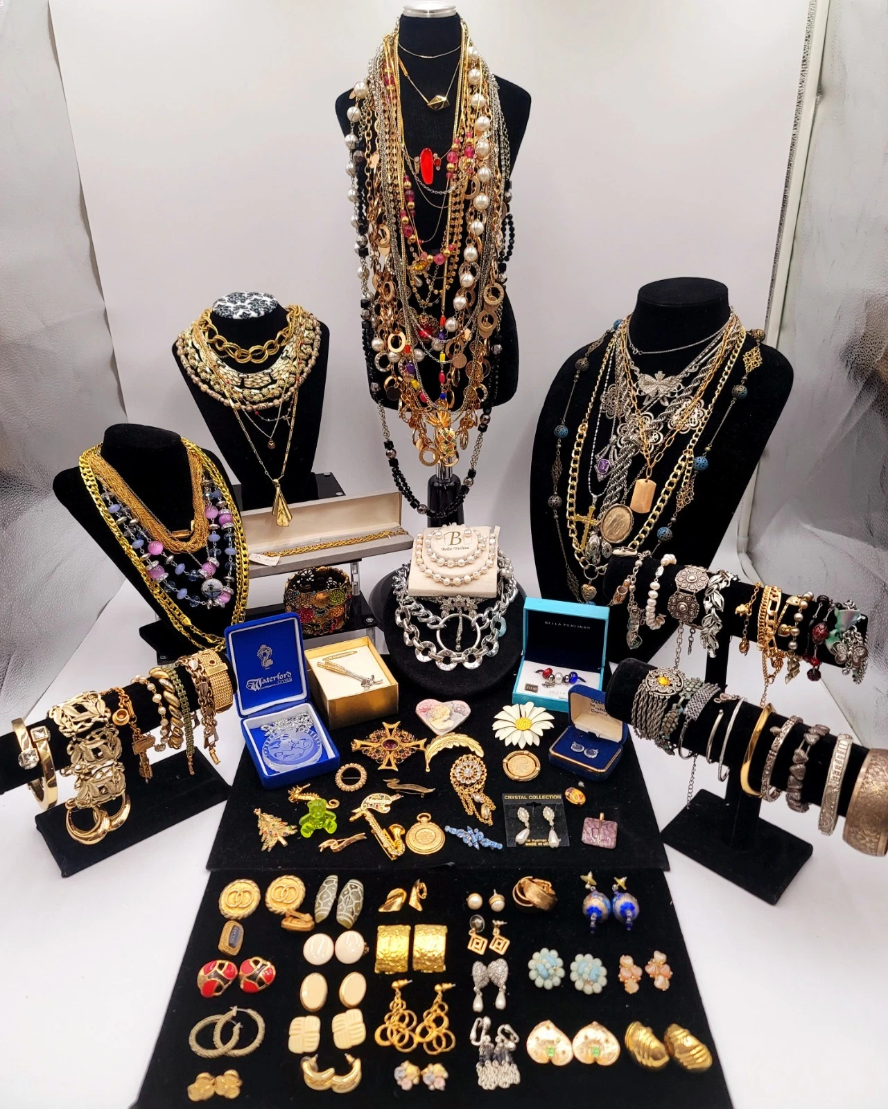 MICHAEL KORS BELLISSIMO LOTTO 110 PEZZI DA VINTAGE A MOD BIGIOTTERIA VINTAGE! Designer firmato e non firmato