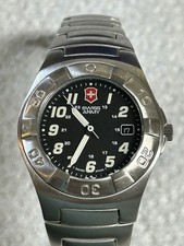 Swiss Army/ Victorinox Womens Excursion Ratchet Watch 30mm Date SS New Battery.