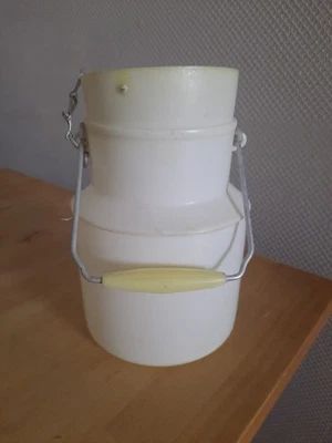 Vintage!Pot À Lait En Plastique. Marque Pola - Photo 1/4