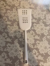 EKCO Slotted Holes Spatula Turner Flipper Melamine White 13.5”