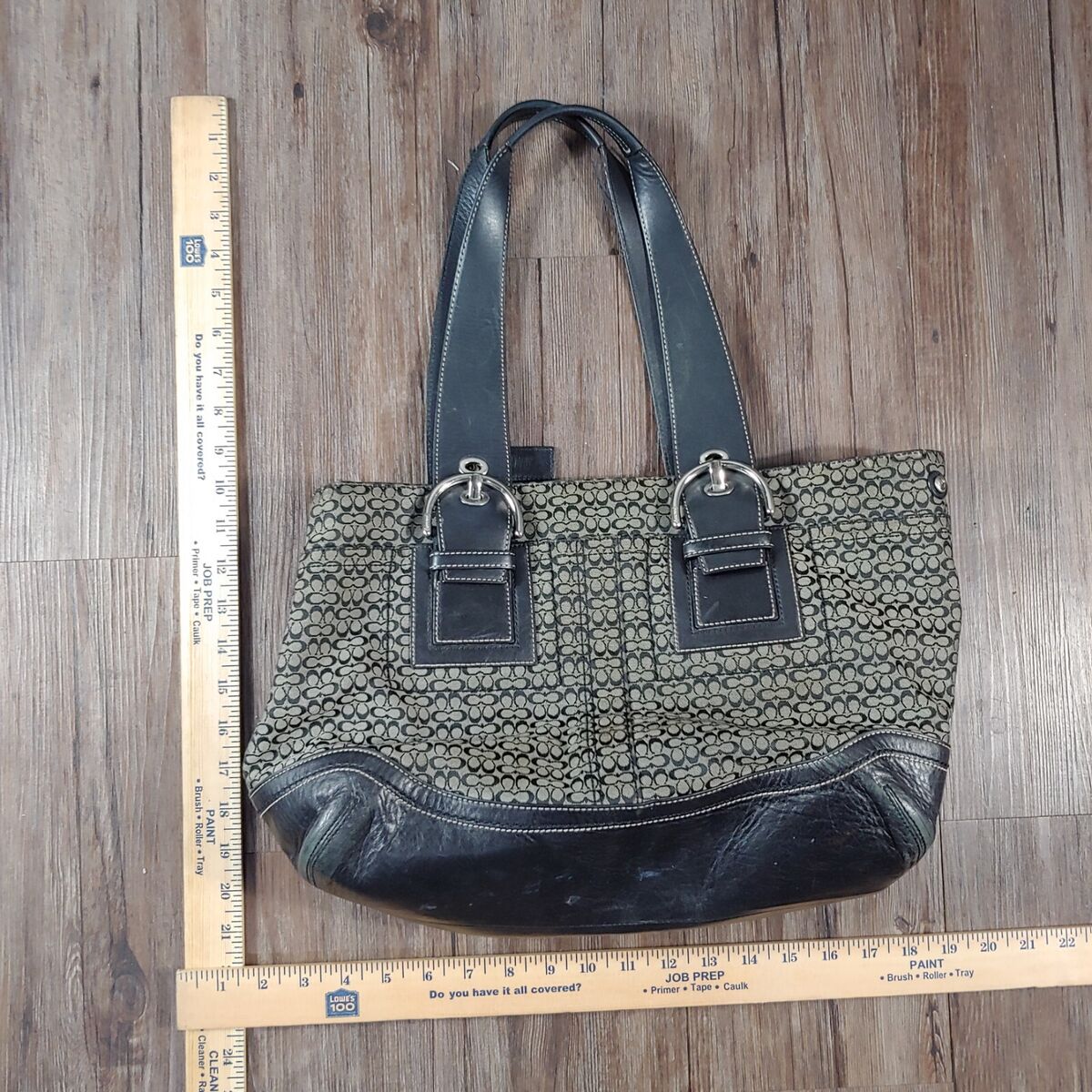 Coach Soho A0820- F10927 Black White Signature Shoulder Bag Coach Soho A0820- F10927 Black White Signature Shoulder Bag