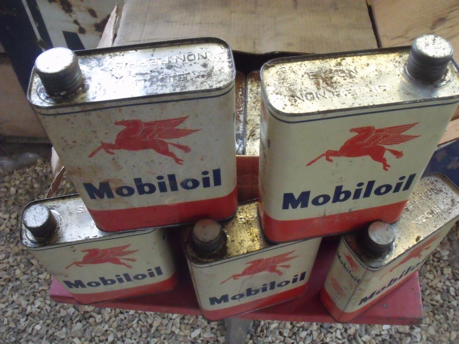 1 ancien BIDON D HUILE MOBIL OIL PÉGASE plein INDUS USINE,GARAGE,no