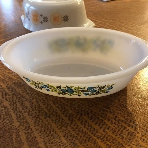 VINTAGE GLASS BAKE JEANNETTE USA BLUEBERRY CASSEROLE DISH 10 X 2.5 X 6.25