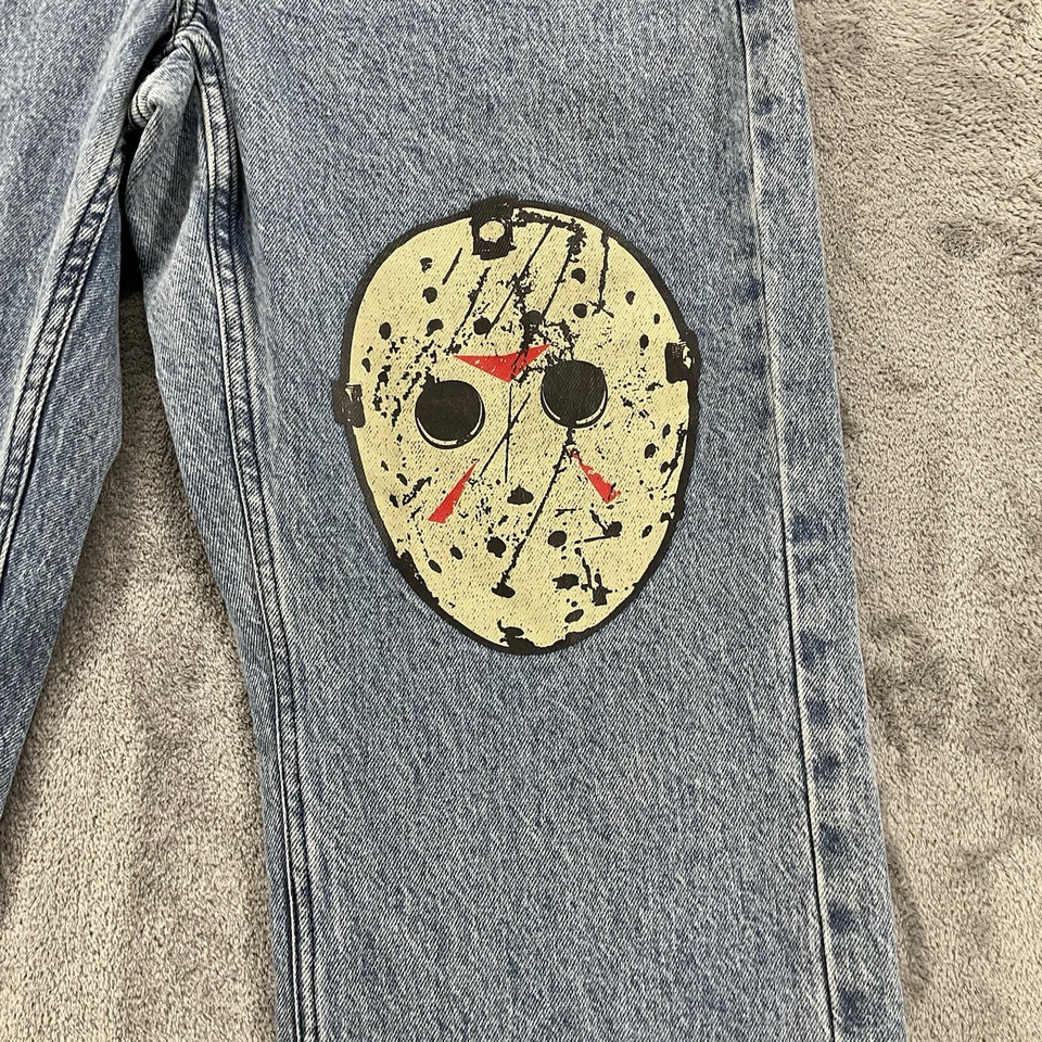 Pantalones de mezclilla Hot Topic Friday The 13th para hombre 30x32 azul pierna ancha máscara Jason Voorhees Foto 4 de 4