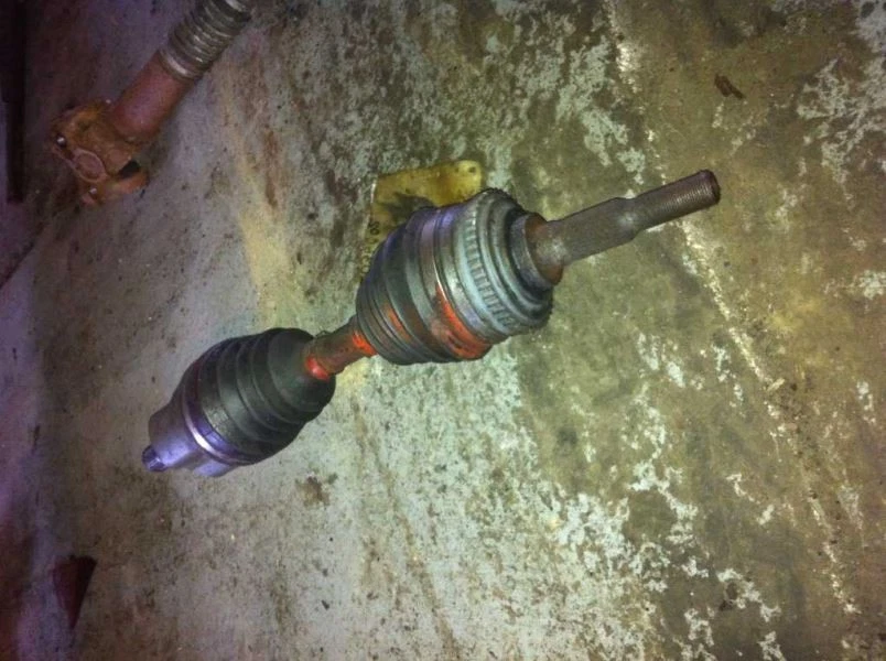 Eje delantero derecho de pasajero Oldsmobile Olds Achieva 94-98 2,4 litros Foto 3 de 4