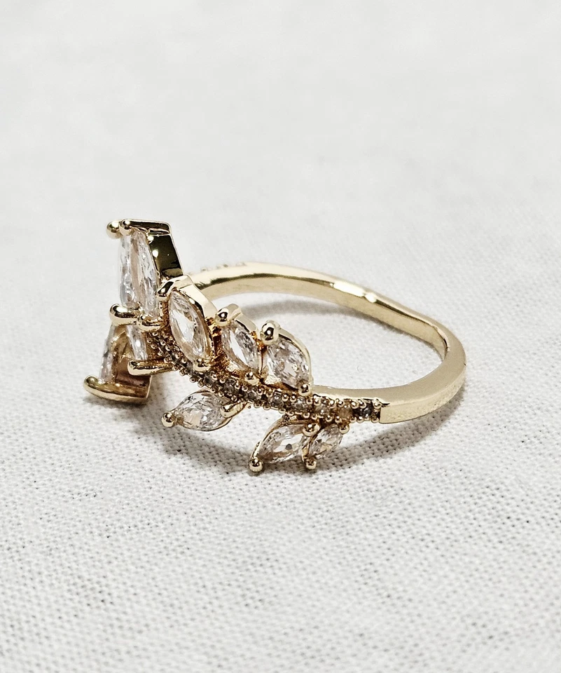 Gold Tone Wrap Ring Leaf Design White Crystals Size 7 J15-3617 - Image 3 of 4