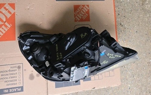 2011 - 2013 Volvo S60 Left(Driver's Side) HID Xenon Adaptive Headlight OEM - Picture 3 of 9