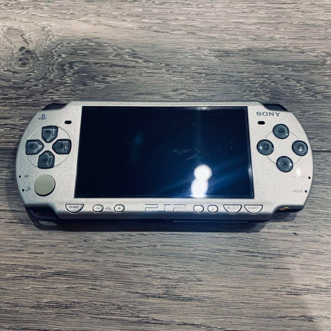 PSP 2000 Crisis Core Final Fantasy 7 FF VII 10th Anniversary PSP 2000 Crisis Core Final Fantasy 7 FF VII 10th Anniversary