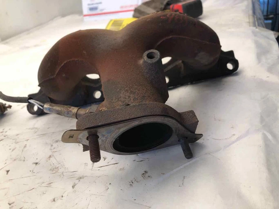 Chrysler Cirrus 1995-1996 2,5 L 6 cilindros colector de escape lado del conductor izquierdo derecho Foto 3 de 4