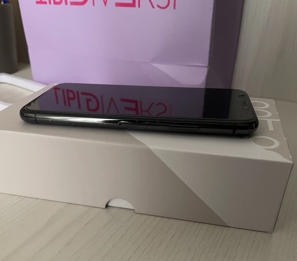 Apple iPhone XS  - 64GB - Grigio Siderale (Sbloccato) (Dual SIM) - Immagine 2 di 3