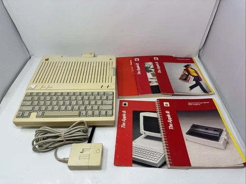 Apple IIc Computer Model A2S4000 With Manuals No Power Cord Untested READ