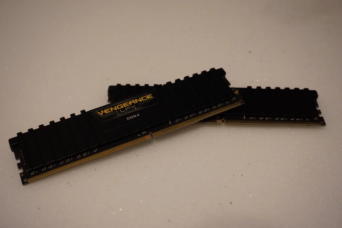 Corsair Computer PC4-24000 (DDR4-3000) Bus Speed Memory (RAM) for