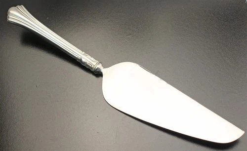 Reed & Barton Sterling Eighteenth Century Pattern Pie Cake Server