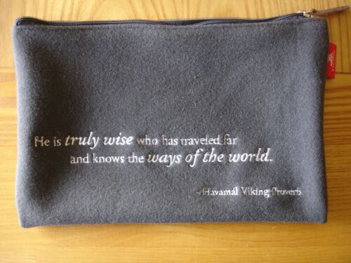 VIKING LINE WOOL ZIPPER POUCH. Sewn Quote Truly Wise. Unused / mint / clean - Afbeelding 1 van 2