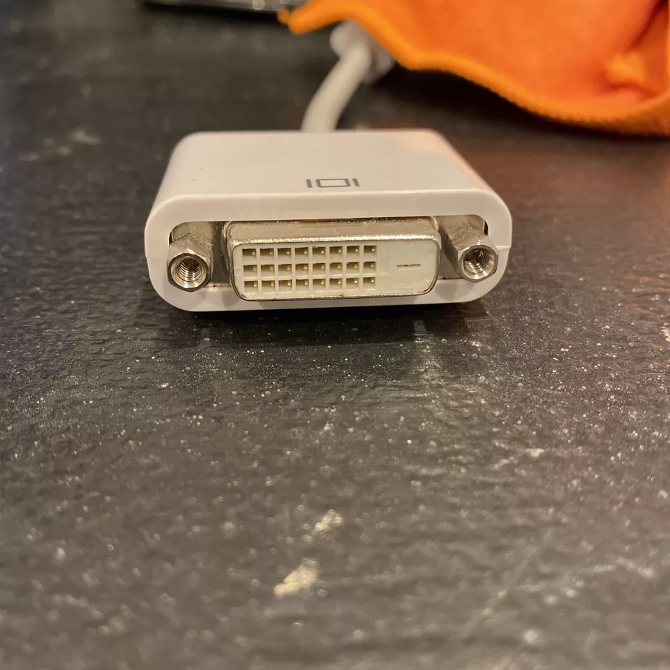 GENUINE OEM APPLE MINI-DVI TO DVI DISPLAY VIDEO ADAPTER CABLE M9321G/B NO BAG - Image 3 of 4