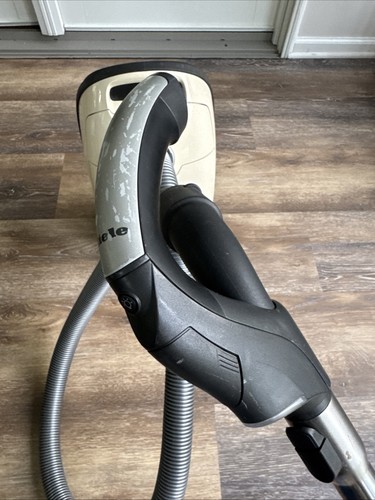 Miele Complete C3 Canister Vacuum Cleaner ~No Floor Attachments - Picture 4 of 16