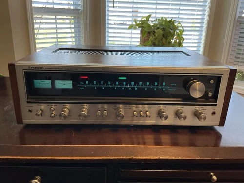 Pioneer SX-737 Vintage AM/FM Stereo Receiver