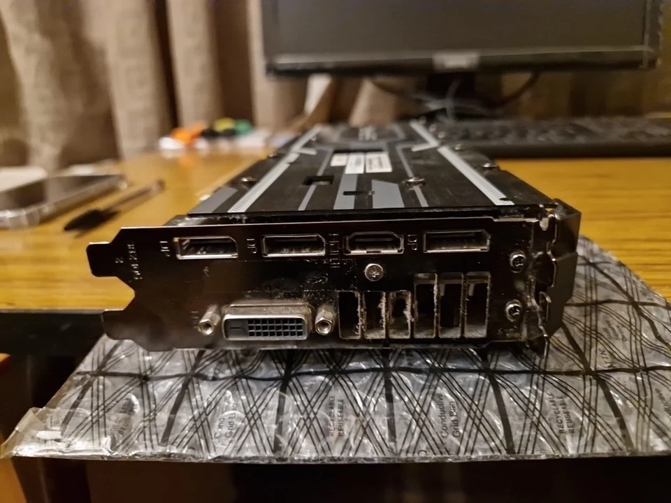 Sapphire AMD R9 390 graphics card 8gb for Repair  - Image 4 of 4