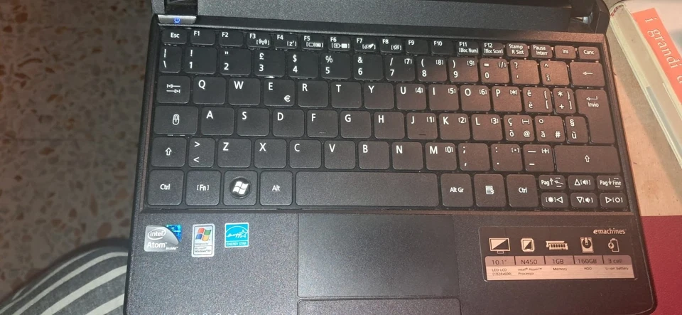 EMachines em350 Laptop Portatile Notebook 11' : 2 GB Ram, Windows 10, 240 GB ssd - Immagine 4 di 4