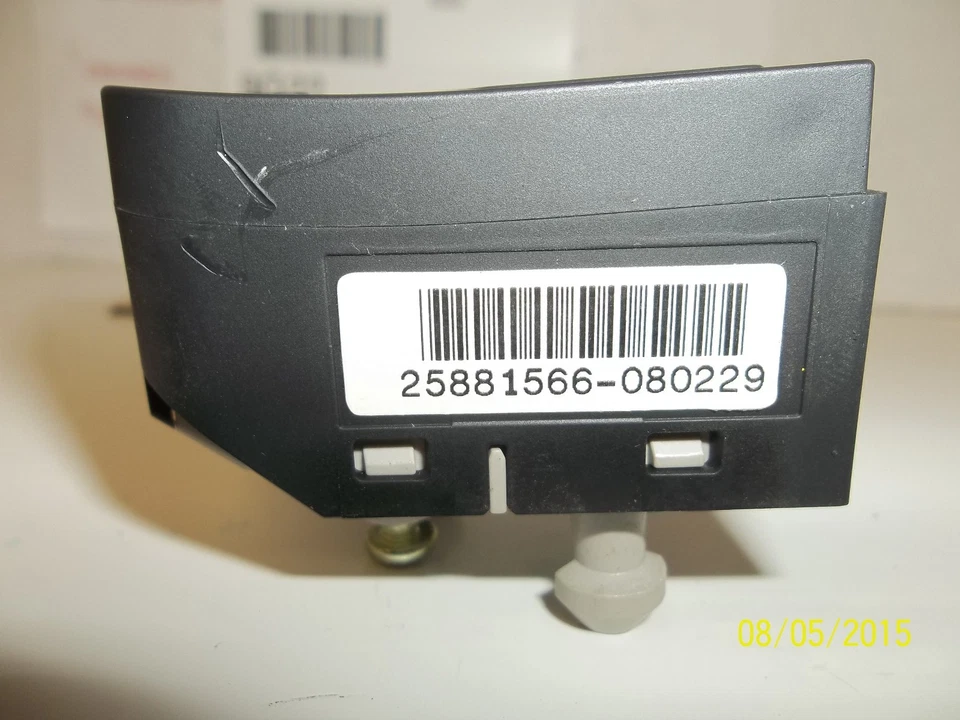 08 09 10 Saturn Vue Cruise Control Switch OEM - Image 2 of 3