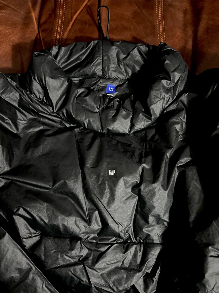 Yeezy Gap Engineered by Balenciaga Mock Neck Pullover Puffer Medium - Image 3 of 4