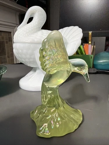Fenton Topaz Opalescent Iridescent Glass Hummingbird Vaseline  uranium glass