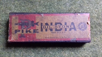 ANCIENNNE ABRASIF PIERRE A EGUISSER A HUILE PIKE INDIA OILSTONE COLLECTION USA - Photo 1/4