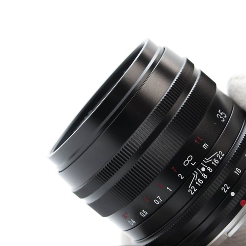 Voigtlander MACRO APO-ULTRON 35mm F/2 Asph. (Fujifilm X) -Near Mint- #441 - Picture 7 of 12