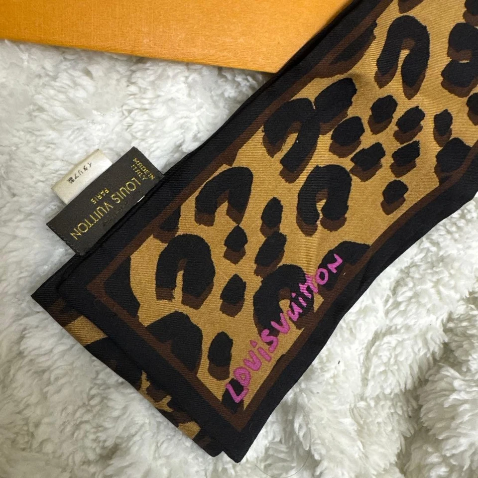 Nagelneu unbenutzt Louis Vuitton Leopardenmuster Tiermuster Bandou - Bild 2 von 3