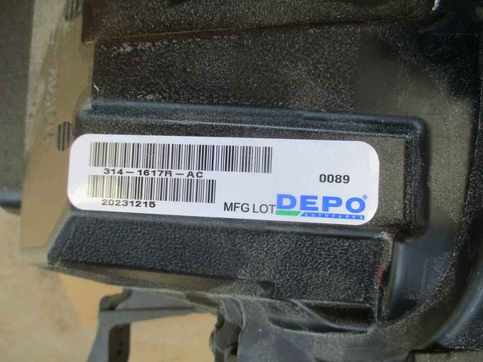 2020 2021 2022 2023 MITSUBISHI OUTLANDER RIGHT RH PASSENGER FOG LIGHT LAMP - Image 3 of 4