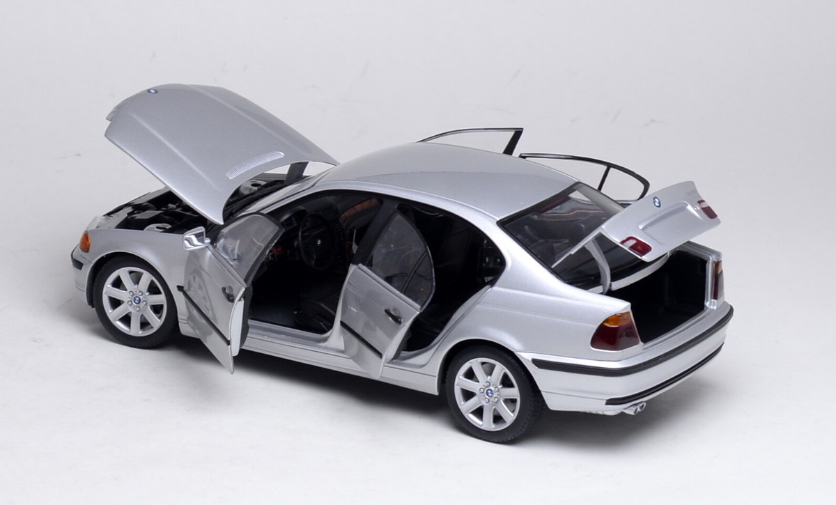 1/18 UT BMW 328i Sedan E46 Silver