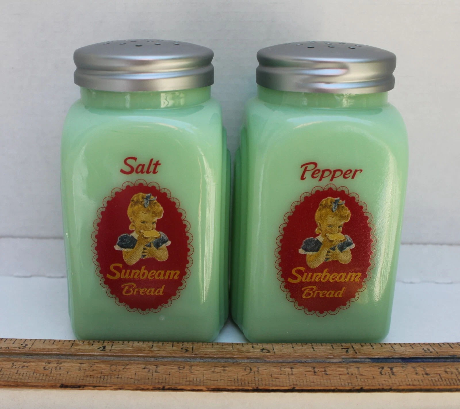 New Jadeite Sunbeam Green Glass Salt & Pepper Shakers Art Deco Arch Retro Style