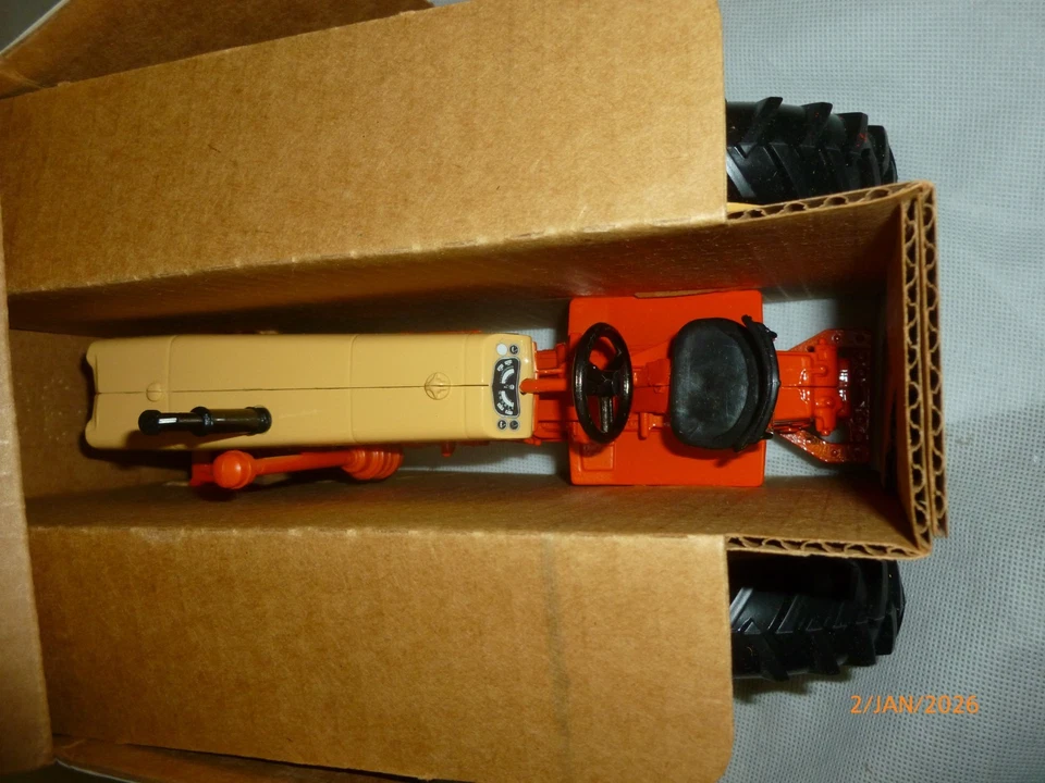 NEW Case 800 Diesel Toy Farmer Tractor (1/16) made in 1990 693PA ERTL Rare - Image 4 of 4