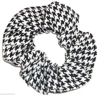 Houndstooth Honeycomb Print Hair Scrunchie Scrunchies by  display picture 1